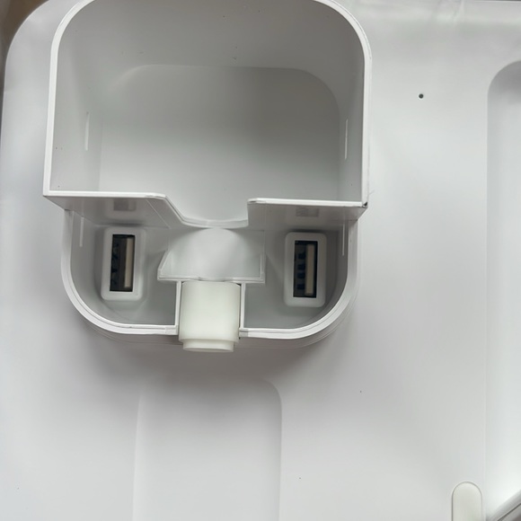 DOCKSY Apple DockStation-White-3x Charge- Phone 📱 Wireless Earbuds, Smart Watch - Picture 7 of 11